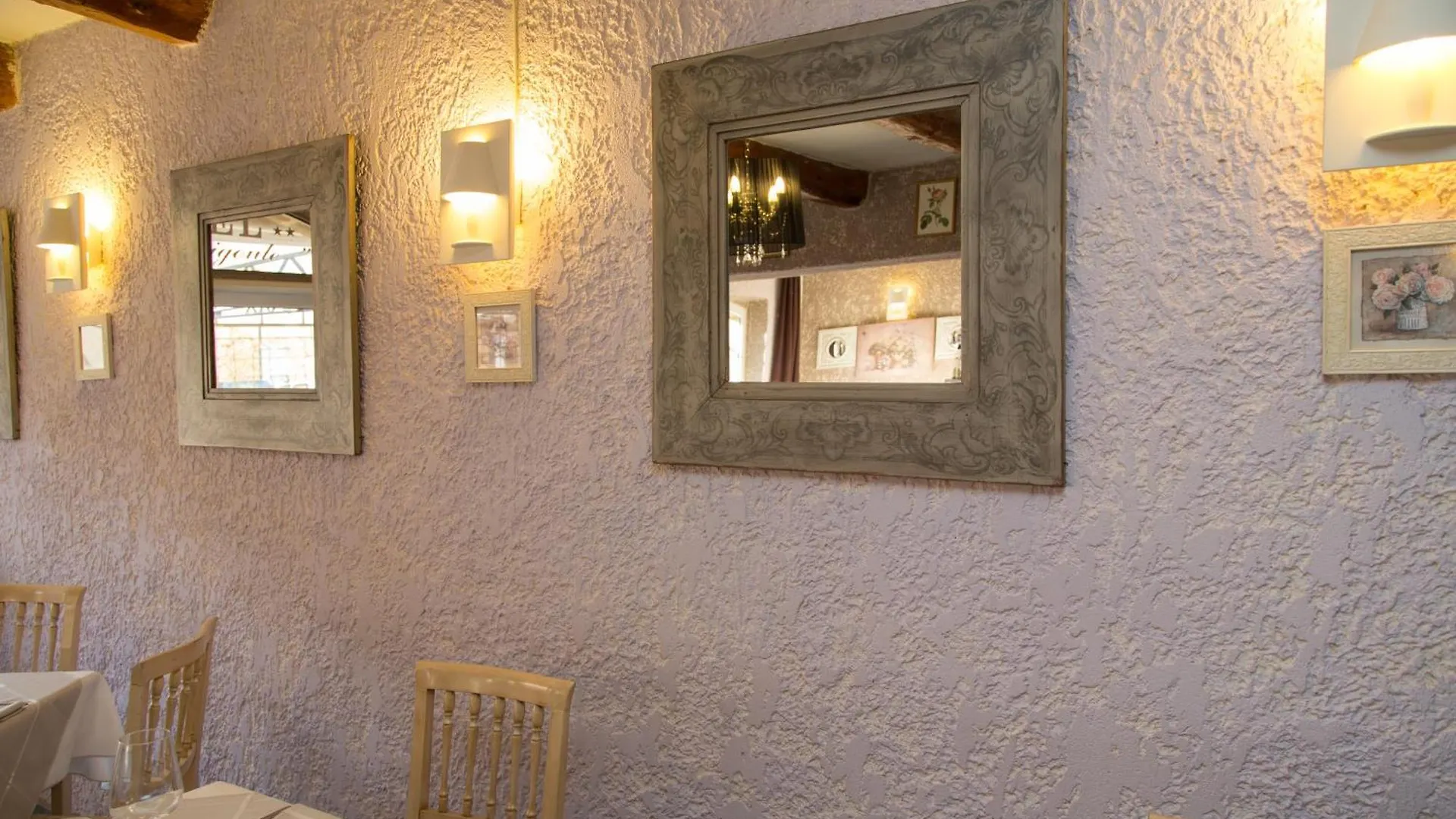 Hotel La Farigoule à Sainte-Cécile-les-Vignes