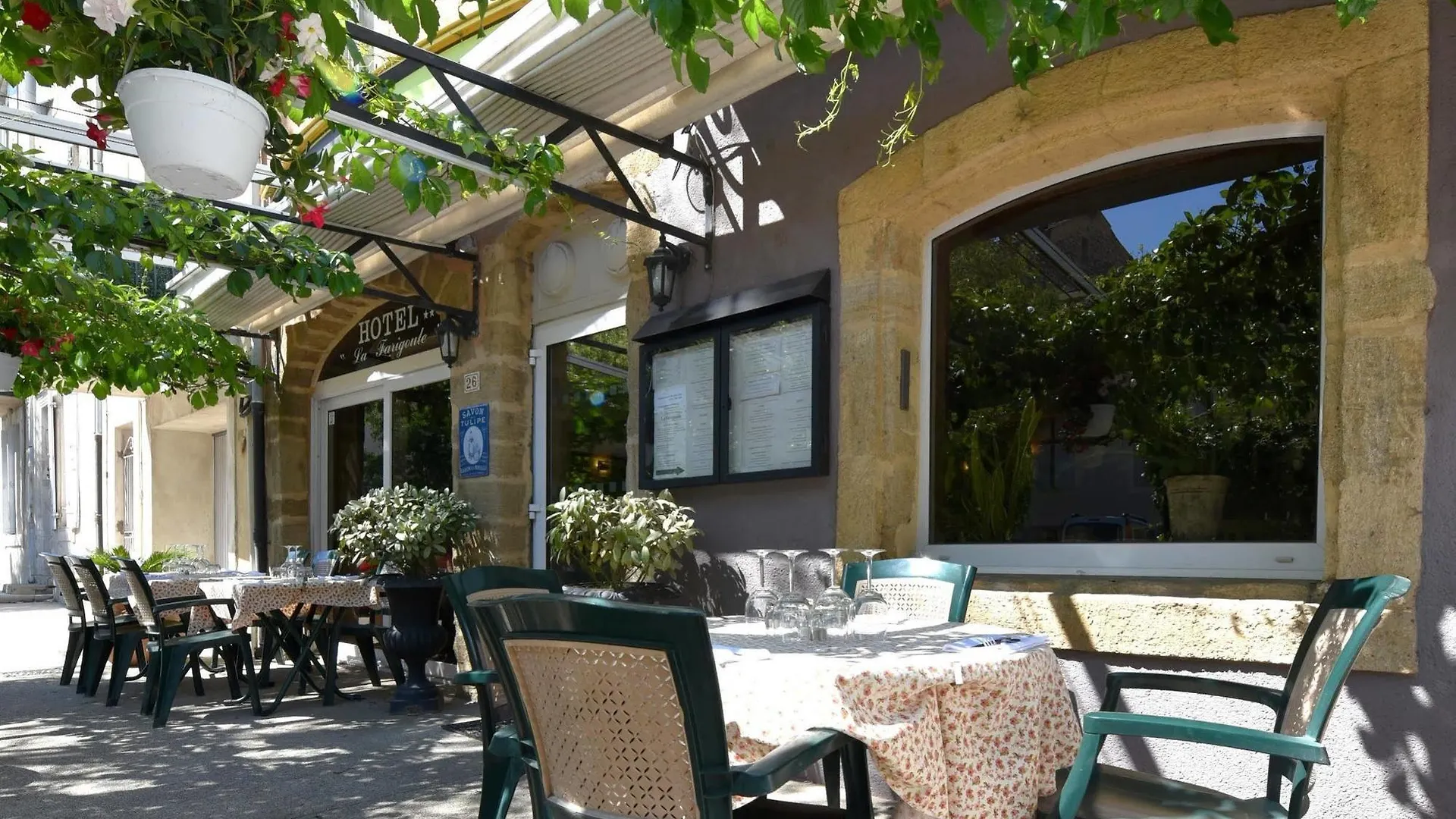 Hotel La Farigoule à Sainte-Cécile-les-Vignes