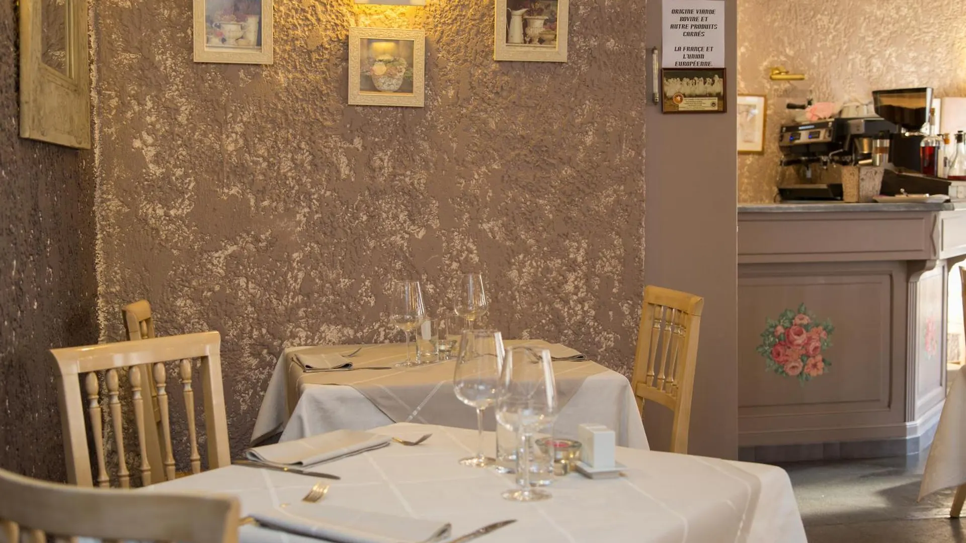Logis Hotel Restaurant La Farigoule Sainte-Cecile-les-Vignes